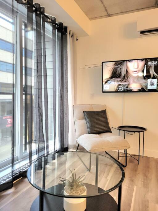 Condo Chic, Centre-Ville Piscine, Terrasse, Gym ควิเบกซิตี้ ภายนอก รูปภาพ