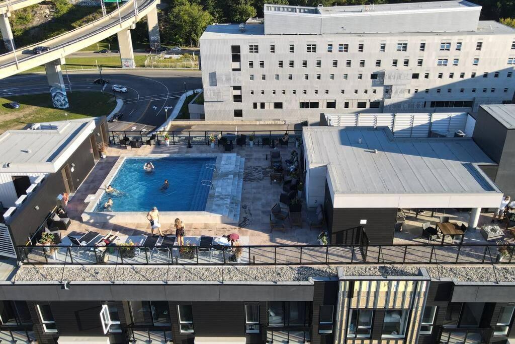 Condo Chic, Centre-Ville Piscine, Terrasse, Gym ควิเบกซิตี้ ภายนอก รูปภาพ